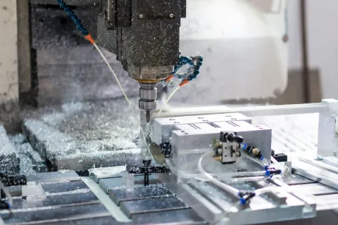 CNC tezgâhında özel ölçüde parça imalatı